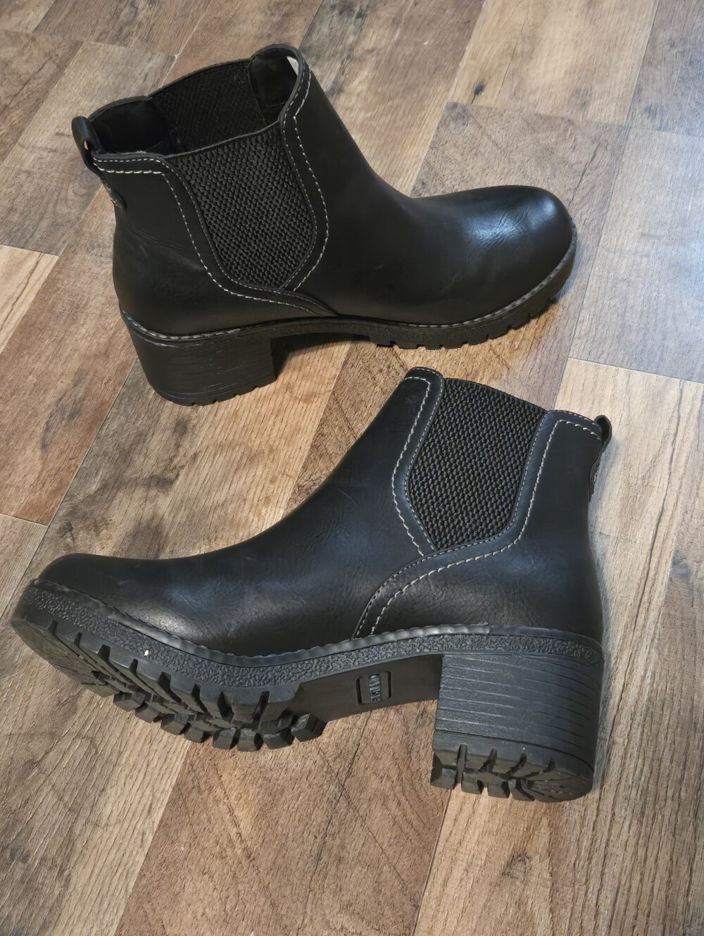 Eastland Tamara Chelsea Black Boots 9